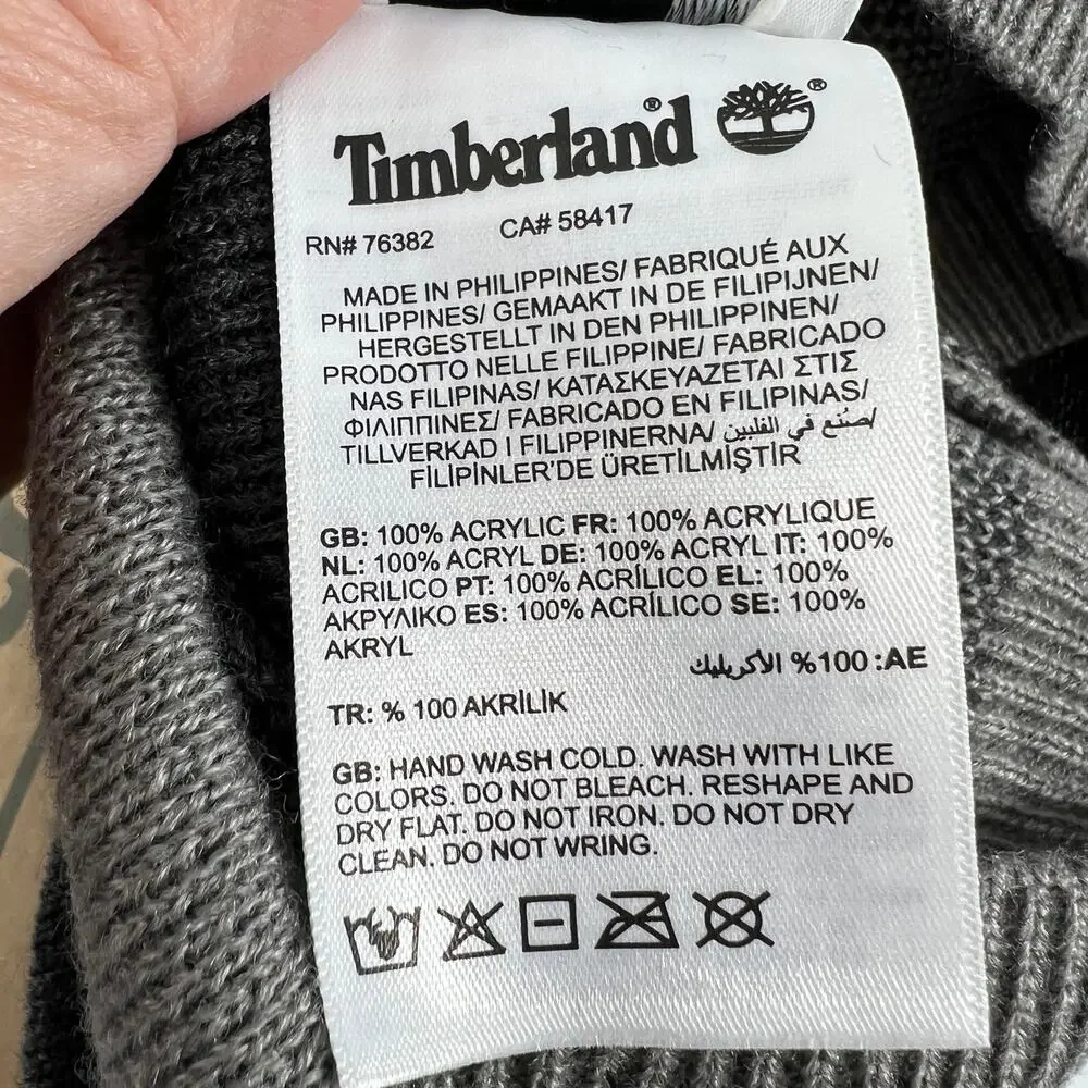 Timberland Reversible Jacquard Hat and Scarf Set in Two Tone Gray NEW